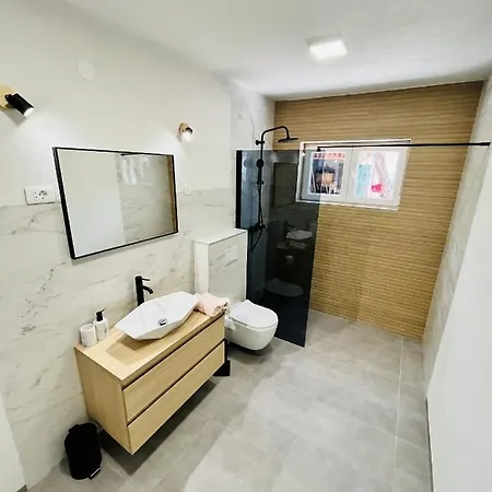 And With Parking Space - 18028 3*