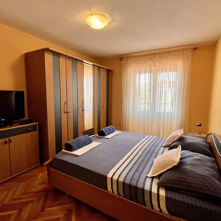 And With Parking Space - 18028 Makarska