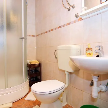 Pensjonat And With Parking Space - 18028 3*