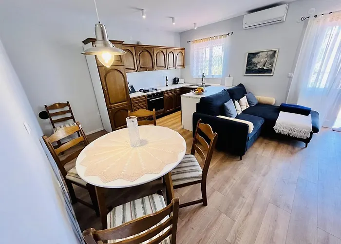 Gæstehus And With Parking Space - 18028 3*