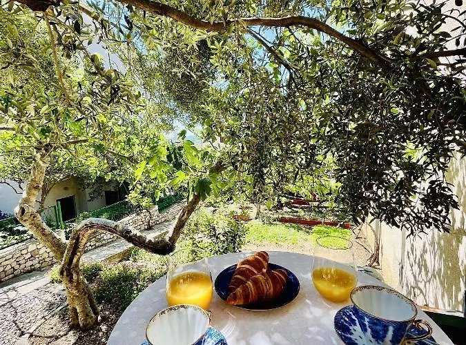 And With Parking Space - 18028 3* Makarska