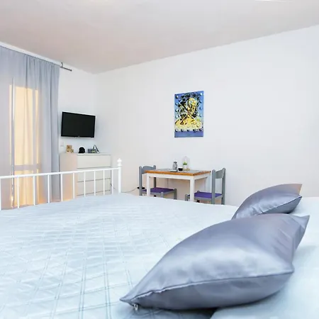 And With Parking Space - 18028 Pensionat Makarska