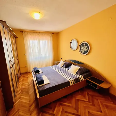 And With Parking Space - 18028 بيت ضيافة