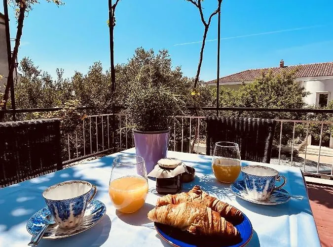 And With Parking Space - 18028