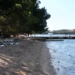 And With Parking Space - 18028 Gostinjska kuća