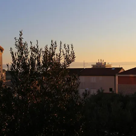 And With Parking Space - 18028 3* Макарска