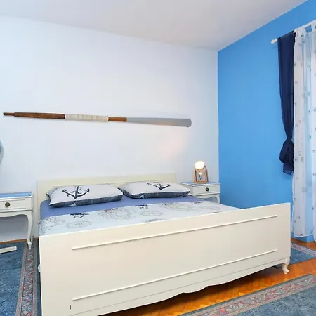 And With Parking Space - 18028