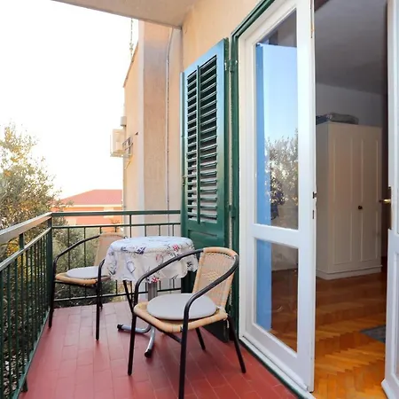 Pensjonat And With Parking Space - 18028 Makarska