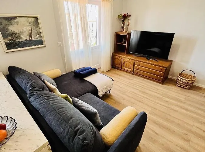 Guest house And With Parking Space - 18028